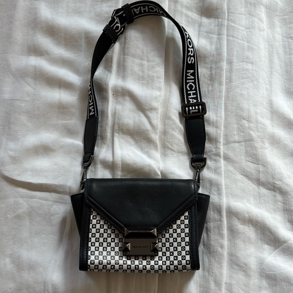 Michael Kors mini bag - Picture 1 of 5